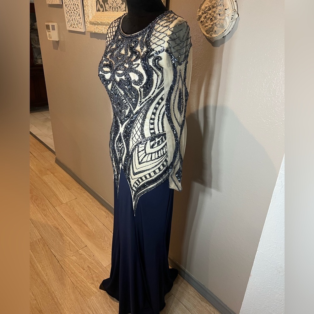 Elegant Atria Couture Navy Blue and Cream Evening Gown - Picture 7 of 14